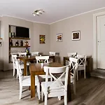 Andirivieni Oda ve Kahvaltı 4*