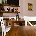 Oda ve Kahvaltı Andirivieni 4*