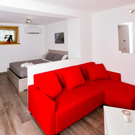 Andirivieni Bed & Breakfast 4*